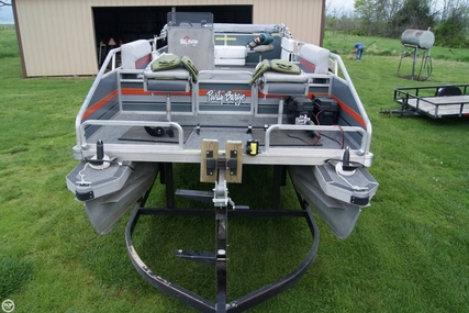 Sun Tracker 24 Party Barge for sale in United States of America for $12,500 (£9,394)