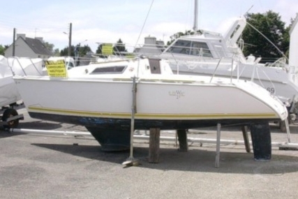 Jeanneau Sun Way 21 for sale in France for €2,500 (£2,194)