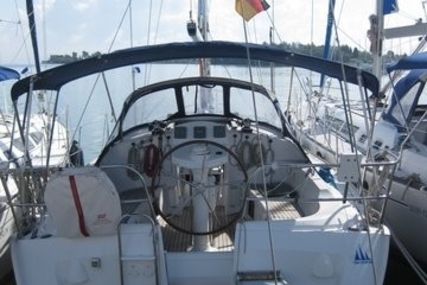 Jeanneau Sun Odyssey 35 for sale in Greece for €52,900 (£46,427)