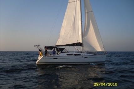 Jeanneau Sun Odyssey 39i for sale in France for €89,000 (£79,496)