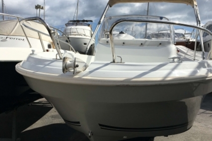 Jeanneau Cap Camarat 5.5 CC for sale in France for €22,900 (£20,126)