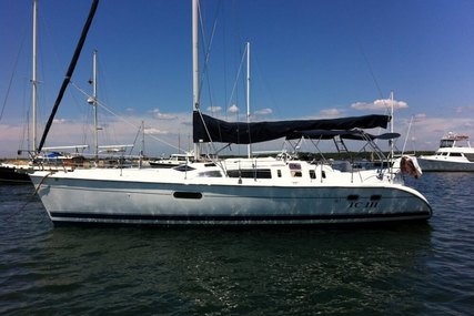Hunter 410 for sale in United States of America for $95,000 (£71,704)
