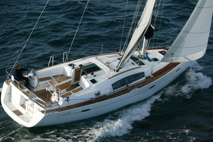Beneteau Oceanis 40 for sale in Italy for £90,000