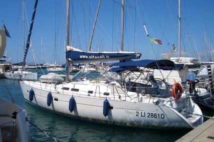 Beneteau Oceanis 423 for sale in Italy for £70,500