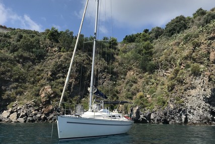 Elan 333 for sale in Italy for €44,000 (£37,105)