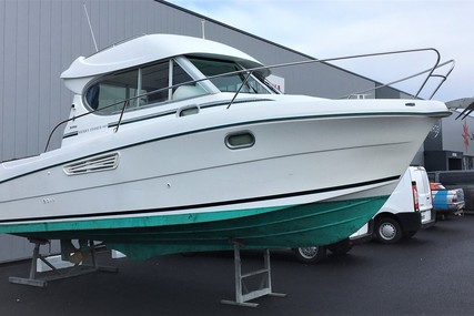 Jeanneau Merry Fisher 805 for sale in France for €33,000 (£29,579)