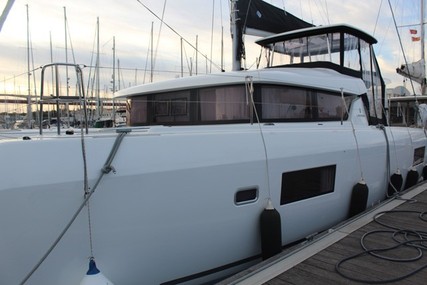 Lagoon 42 for sale in Portugal for €395,000 (£330,442)