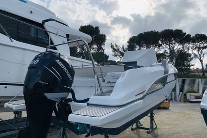 Beneteau Flyer 7.7 Sundeck for sale in France for €59,000 (£50,175)