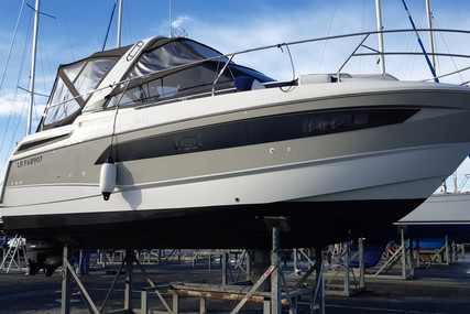 Jeanneau Leader 30 for sale in France for €148,000 (£129,935)