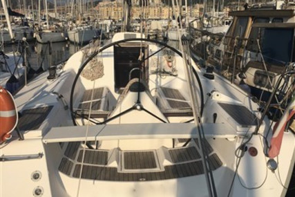 Elan 37 for sale in Italy for €63,000 (£52,744)