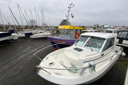 Beneteau Antares 760 for sale in France for €24,000 (£21,625)