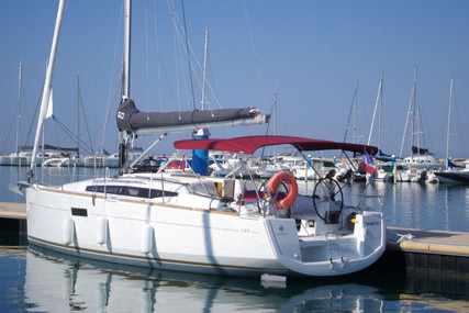 Jeanneau Sun Odyssey 349 for sale in France for €99,000 (£82,892)