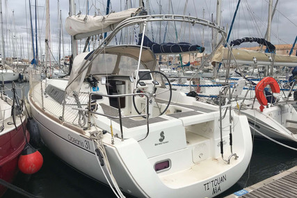 Beneteau Oceanis 31 for sale in France for €64,900 (£54,293)