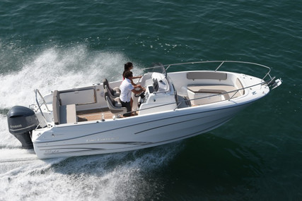 Jeanneau Cap Camarat 7.5 Cc for sale in France for €47,040 (£41,221)