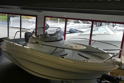 Jeanneau Cap Camarat 5.5 CC serie 2 for sale in France for €30,000 (£26,890)