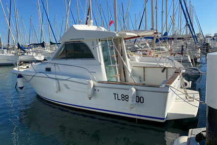 Beneteau Antares Serie 8 for sale in France for €20,000 (£17,632)