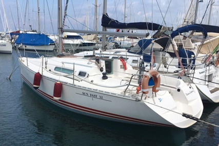 Jeanneau Sun Fast 32 for sale in Italy for €45,000 (£40,547)