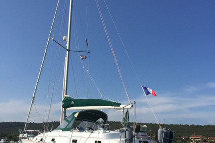 Beneteau Oceanis 36 CC for sale in France for €55,000 (£48,225)