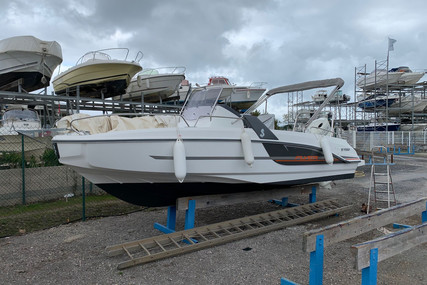Beneteau Flyer 6.6 Spacedeck for sale in France for €34,500 (£31,038)