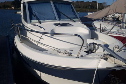 Beneteau Antares 760 for sale in France for €35,000 (£31,536)