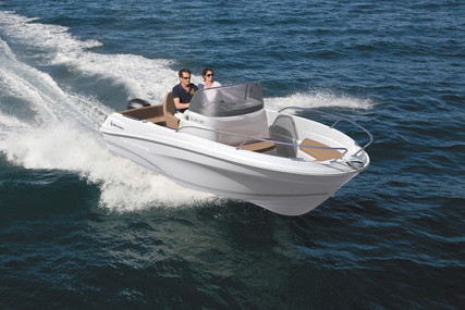 Jeanneau Cap Camarat 5.5 CC for sale in France for €34,000 (£30,476)