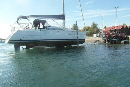 Beneteau Oceanis 323 Clipper for sale in Portugal for €45,000 (£40,893)