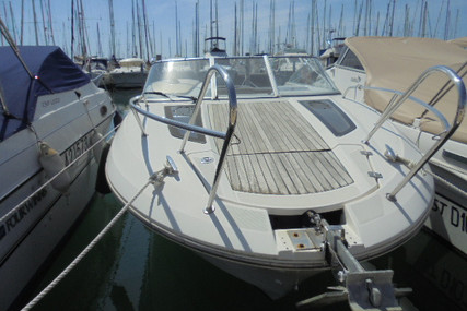 Jeanneau Cap Camarat 7.5 DC for sale in France for €28,500 (£25,546)