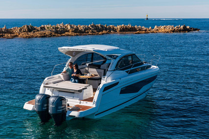 Jeanneau Leader 33 for sale in France for €274,976 (£246,852)