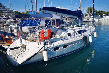 Hunter 376 for sale in France for €54,000 (£48,083)