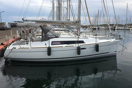Beneteau Oceanis 31 for sale in France for €66,500 (£59,345)