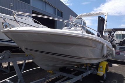Jeanneau Cap Camarat 4.7 CC for sale in France for €13,500 (£12,171)