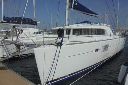 Lagoon 440 for sale in France for €299,000 (£269,326)