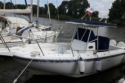 Boston Whaler 26 Outrage for sale in Italy for €36,000 (£32,351) Boston Whaler 26 Outrage for sale in Italy for €36,000 (£32,351)