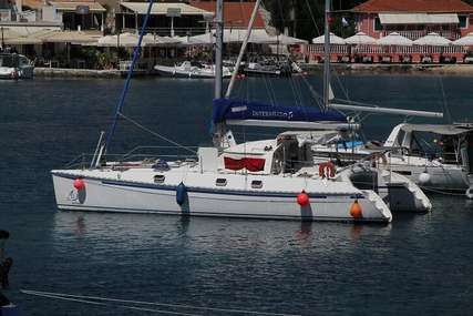 2006 OUTREMER 42 - Sold for sale in France for €280,000 (£252,427)