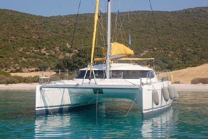 Fountaine Pajot Lavezzi 40 for sale in Greece for €165,000 (£142,273)