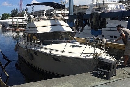Carver Yachts 3227 Convertible for sale in United States of America for $7,500 (£5,942)