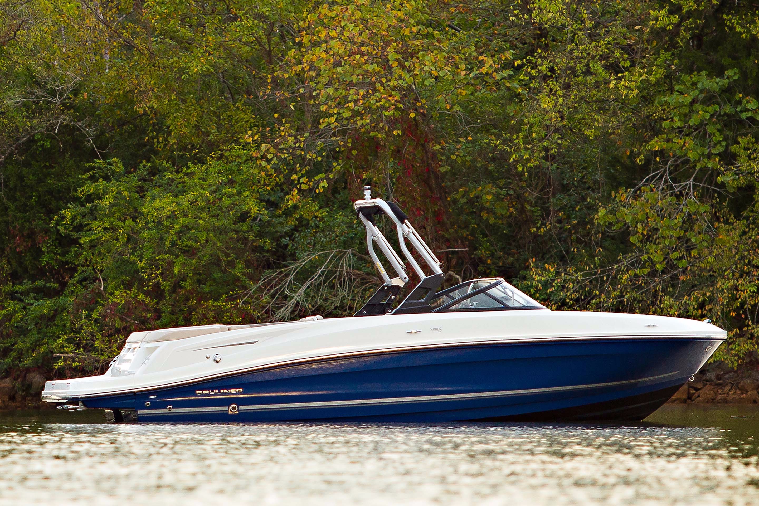 открытый катер