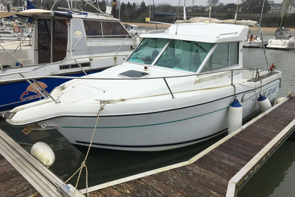 Jeanneau Merry Fisher 700 for sale in France for €13,000 (£11,720)