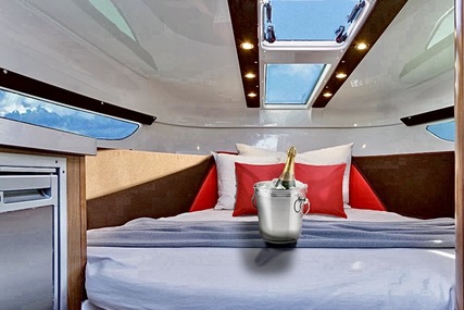 Beneteau Flyer 8.8 Sundeck for sale in France for €100,000 (£90,082) Beneteau Flyer 8.8 Sundeck for sale in France for €100,000 (£90,082)