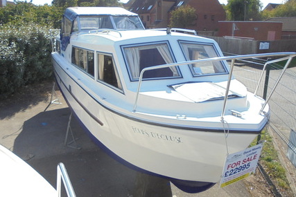 Viking Yachts 32 Centre Cockpit for sale in United Kingdom for £22,995 Viking Yachts 32 Centre Cockpit for sale in United Kingdom for £22,995
