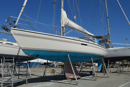 Dehler 43 CWS for sale in Portugal for €85,000 (£77,882) Dehler 43 CWS for sale in Portugal for €85,000 (£77,882)