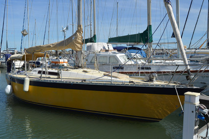 Oyster 37 for sale in Portugal for €44,000 (£40,142) Oyster 37 for sale in Portugal for €44,000 (£40,142)