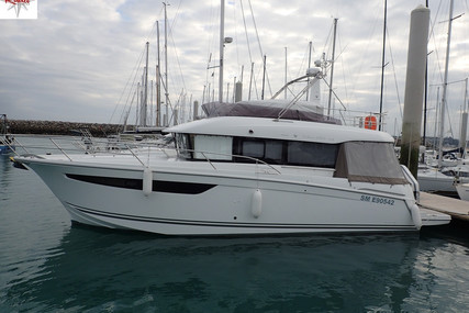 Jeanneau Velasco 43 for sale in France for €285,000 (£260,355) Jeanneau Velasco 43 for sale in France for €285,000 (£260,355)