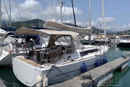 Dufour Yachts 360 Grand Large for sale in Italy for €149,000 (£135,633) Dufour Yachts 360 Grand Large for sale in Italy for €149,000 (£135,633)