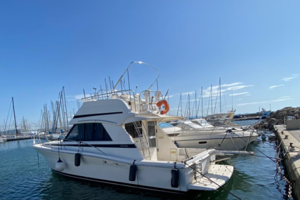 Riviera 36 CONVERTIBLE for sale in France for €109,000 (£99,342) Riviera 36 CONVERTIBLE for sale in France for €109,000 (£99,342)