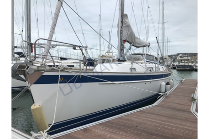 Hallberg-Rassy 372 for sale in France for €208,000 (£189,570) Hallberg-Rassy 372 for sale in France for €208,000 (£189,570)
