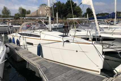 Jeanneau Sun Odyssey 349 for sale in France for €140,000 (£127,894) Jeanneau Sun Odyssey 349 for sale in France for €140,000 (£127,894)