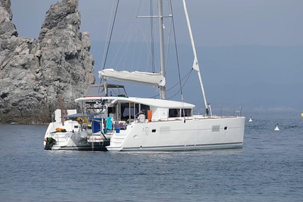 Lagoon 400 S2 for sale in France for €295,000 (£269,227) Lagoon 400 S2 for sale in France for €295,000 (£269,227)