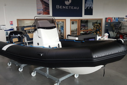 Zodiac Pro Open 550 for sale in France for €30,900 (£28,005) Zodiac Pro Open 550 for sale in France for €30,900 (£28,005)