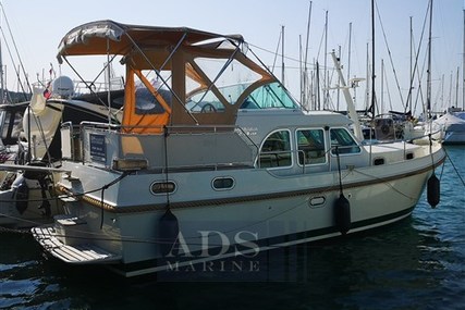Linssen Grand Sturdy 29.9 for sale in Slovenia for €99,000 (£89,725) Linssen Grand Sturdy 29.9 for sale in Slovenia for €99,000 (£89,725)